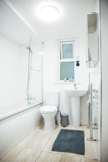 3 Bed Flat With Balcony Central Londra Dış mekan fotoğraf