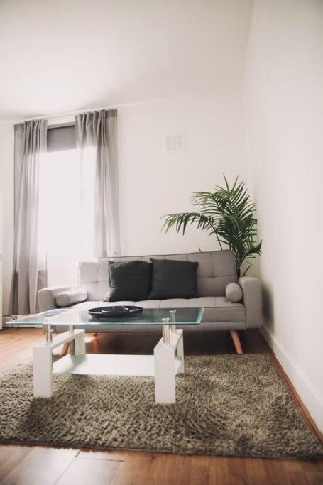 3 Bed Flat With Balcony Central Londra Dış mekan fotoğraf