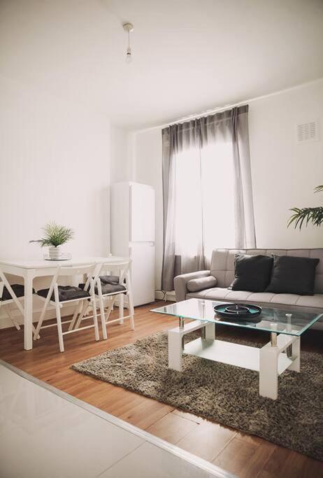 3 Bed Flat With Balcony Central Londra Dış mekan fotoğraf