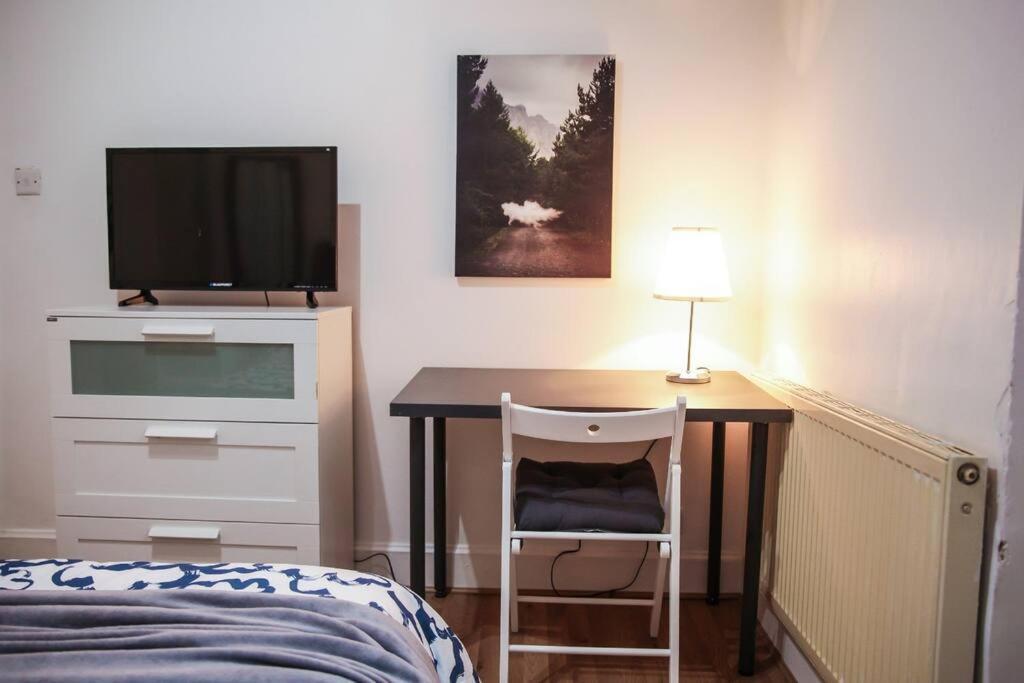 3 Bed Flat With Balcony Central Londra Dış mekan fotoğraf