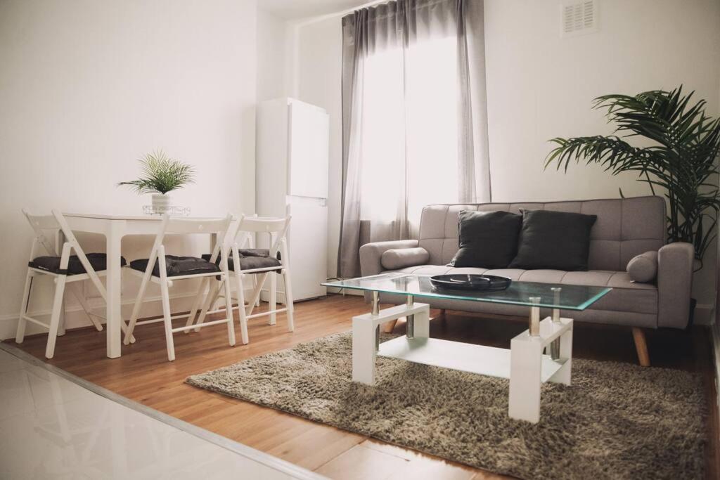 3 Bed Flat With Balcony Central Londra Dış mekan fotoğraf