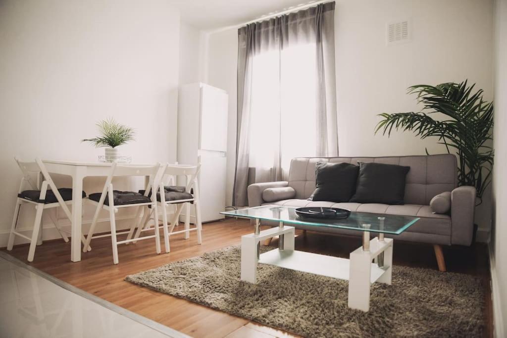 3 Bed Flat With Balcony Central Londra Dış mekan fotoğraf